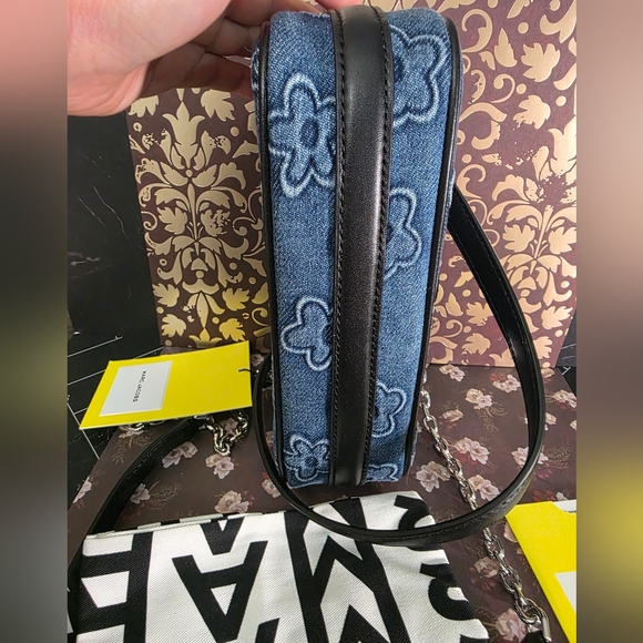 Marc Jacobs Blue Floral Denim Crossbody Bag. Come 2 straps and dust bag. - Picture 8 of 10
